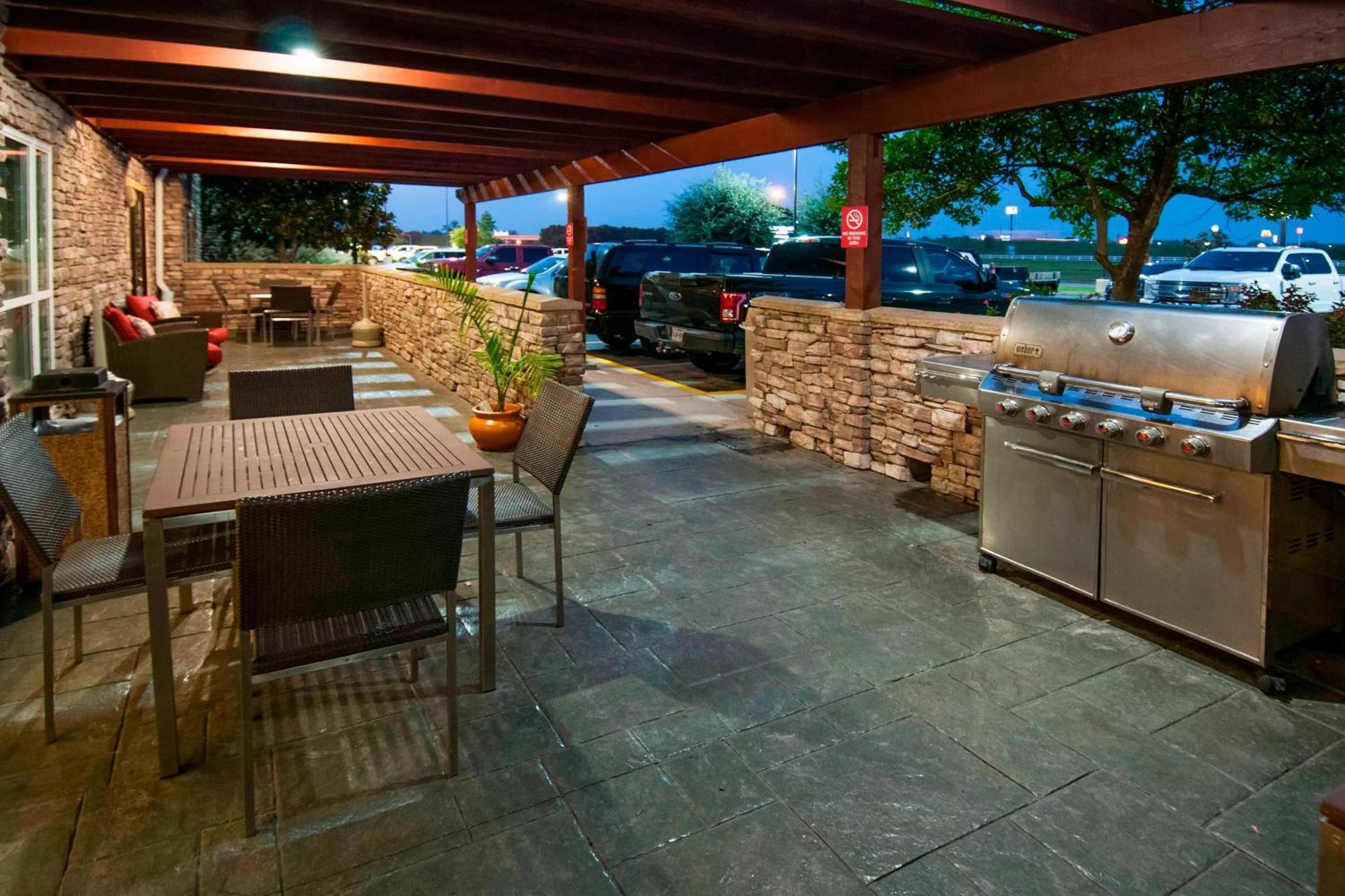 Towneplace Suites By Marriott Baton Rouge Gonzales Exterior photo