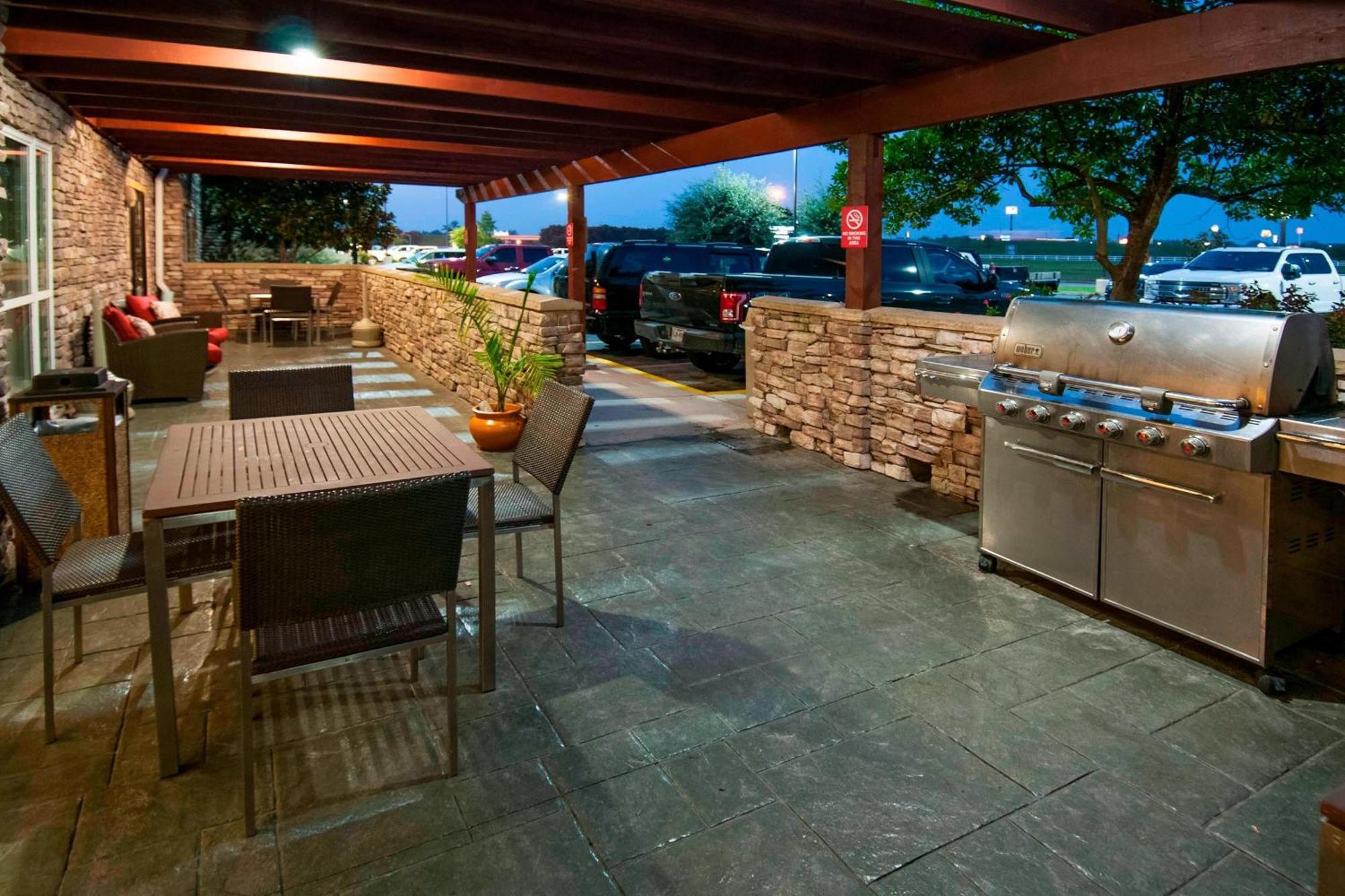 Towneplace Suites By Marriott Baton Rouge Gonzales Exterior photo